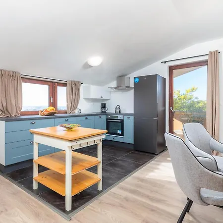 Stunning In With Kitchen Apartment Fazana