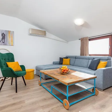 Stunning In With Kitchen פאז'אנה
